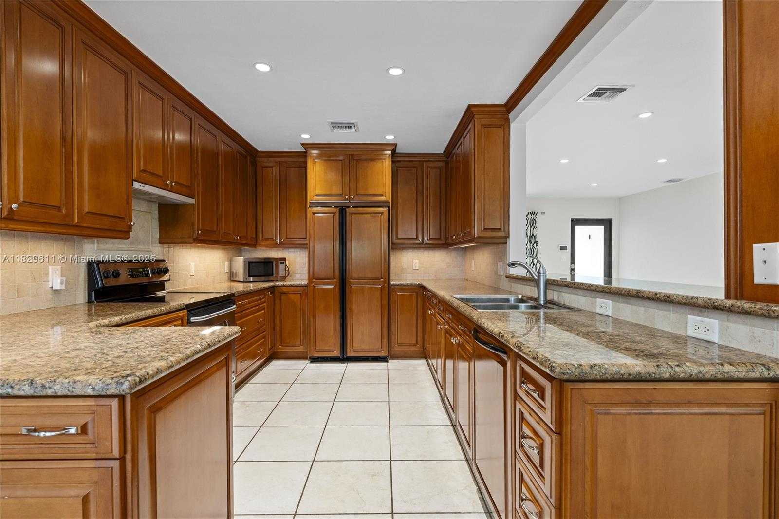 Small Image of 8100 SOUTH WEST 62ND CT, South Miami Number 5