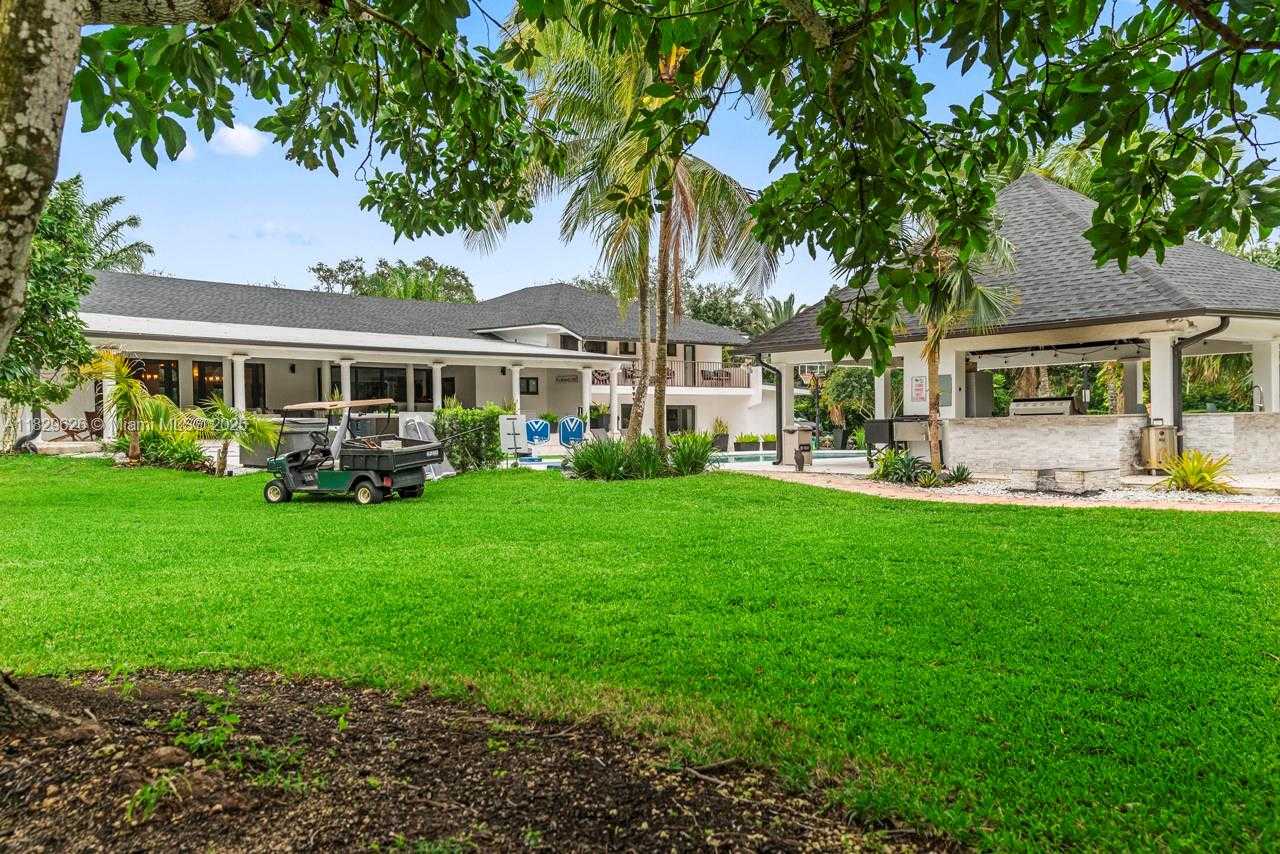 Small Image of 14875 SOUTH WEST 212TH ST, Miami Number 10