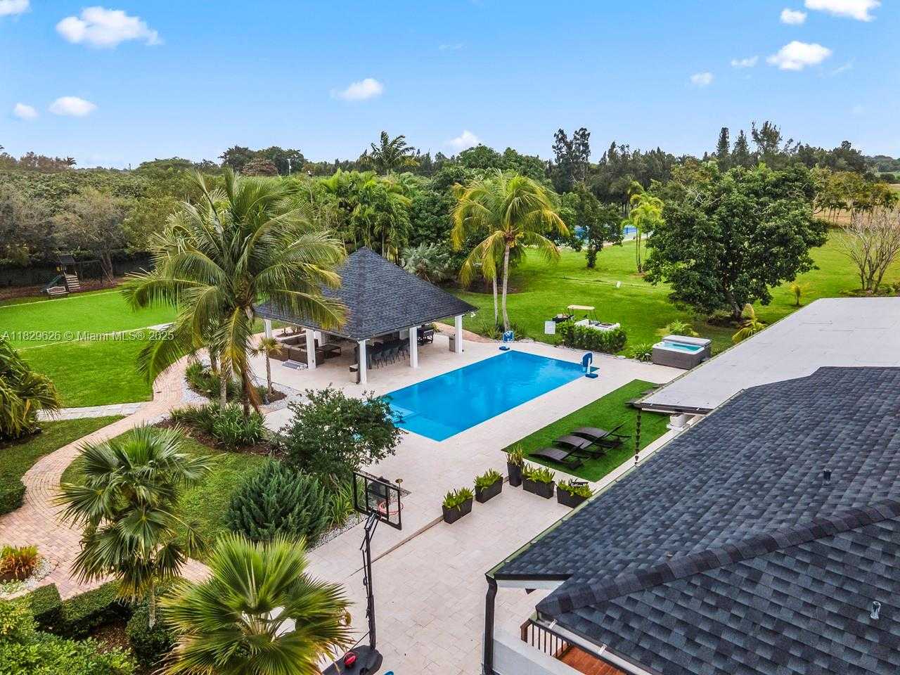 Small Image of 14875 SOUTH WEST 212TH ST, Miami Number 15