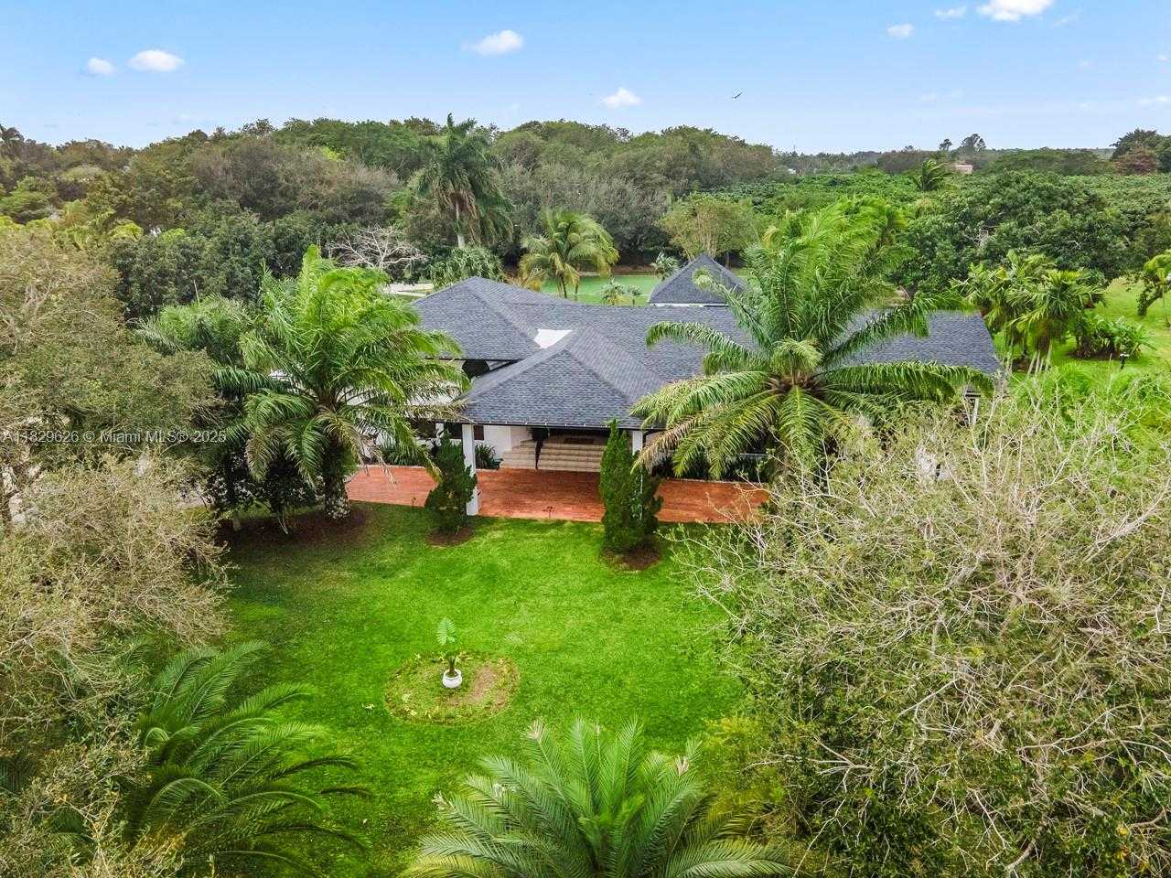 Small Image of 14875 SOUTH WEST 212TH ST, Miami Number 17