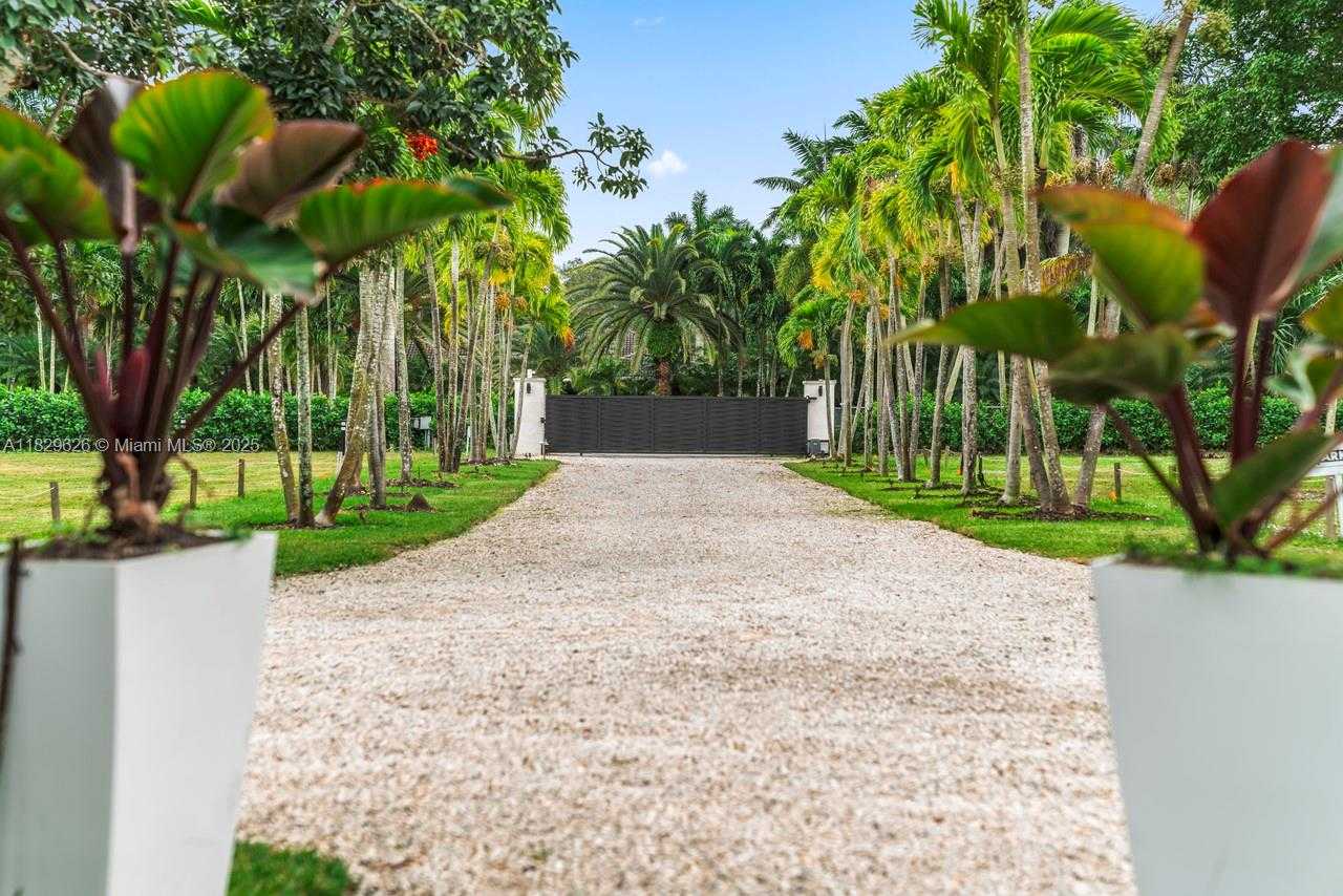 Small Image of 14875 SOUTH WEST 212TH ST, Miami Number 20