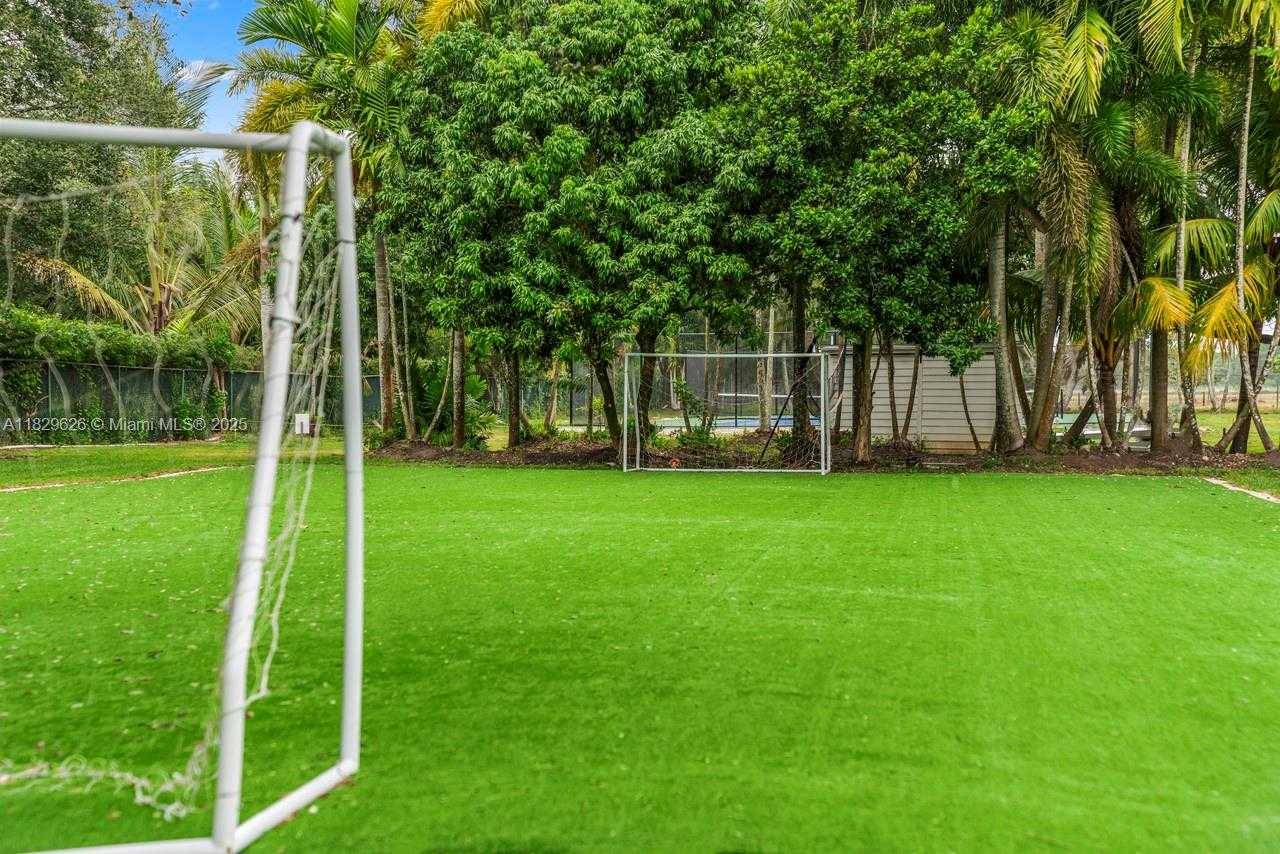 Small Image of 14875 SOUTH WEST 212TH ST, Miami Number 21