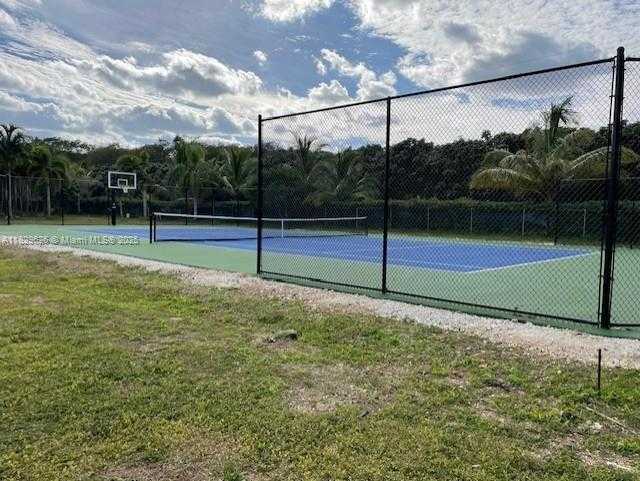 Small Image of 14875 SOUTH WEST 212TH ST, Miami Number 27