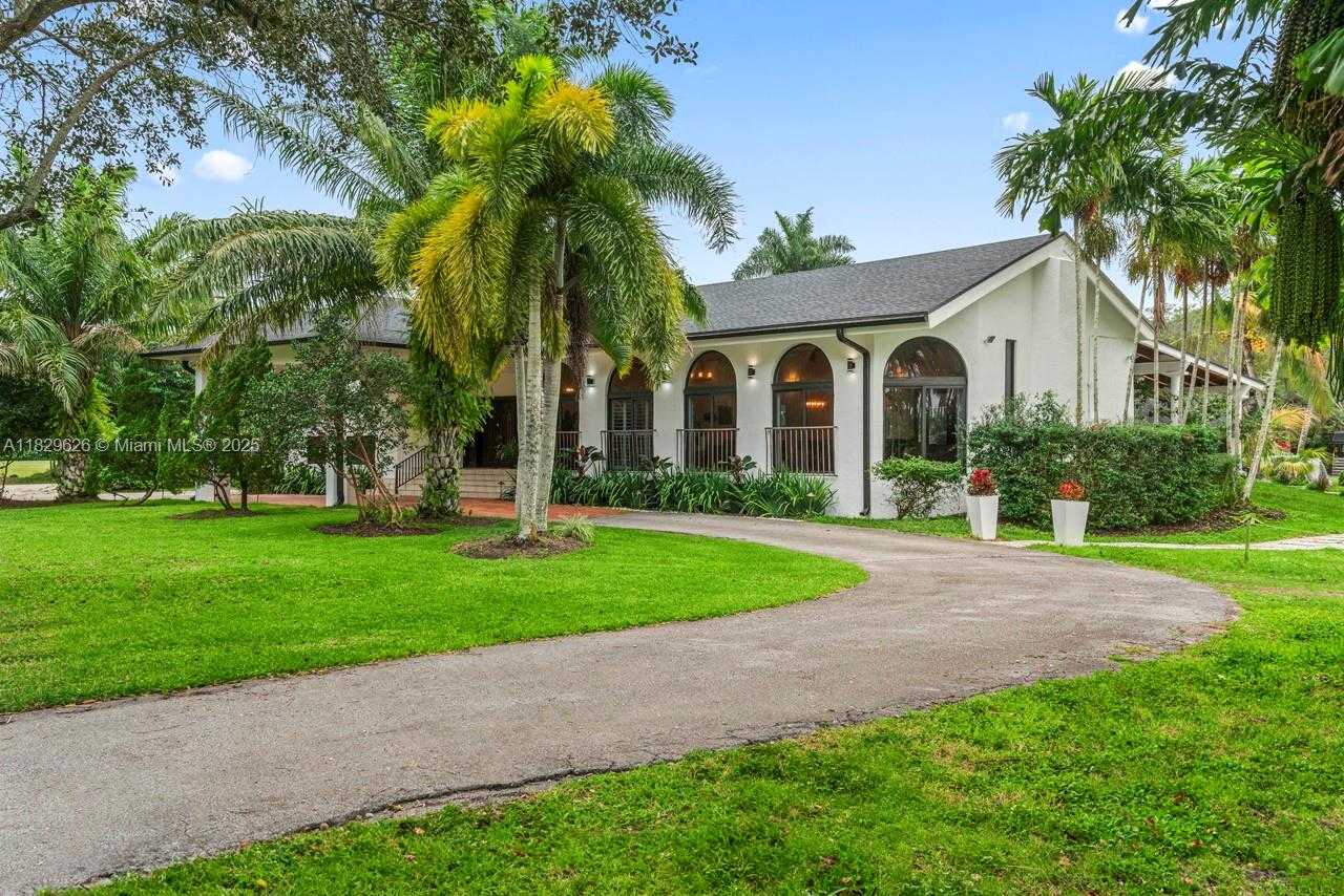 Small Image of 14875 SOUTH WEST 212TH ST, Miami Number 29