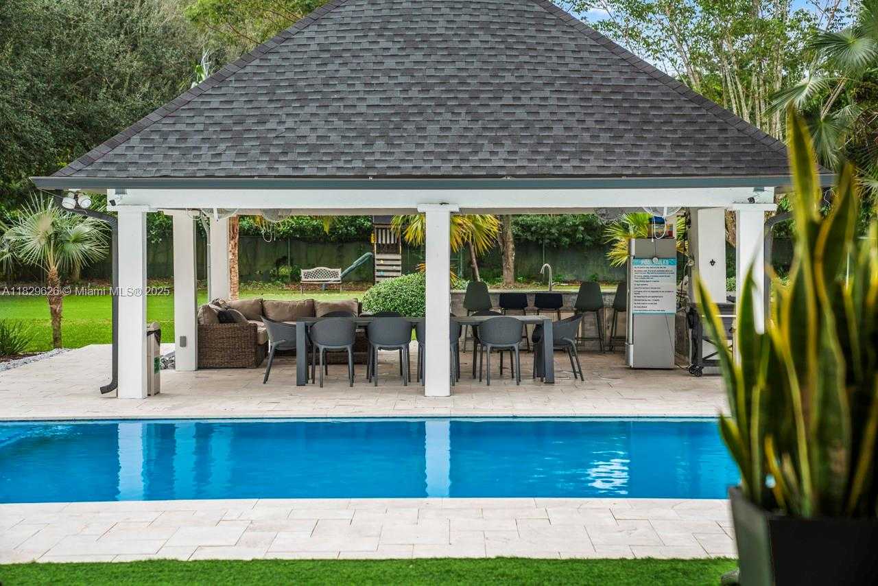 Small Image of 14875 SOUTH WEST 212TH ST, Miami Number 30