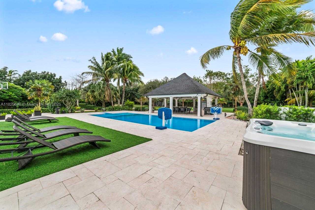 Small Image of 14875 SOUTH WEST 212TH ST, Miami Number 32
