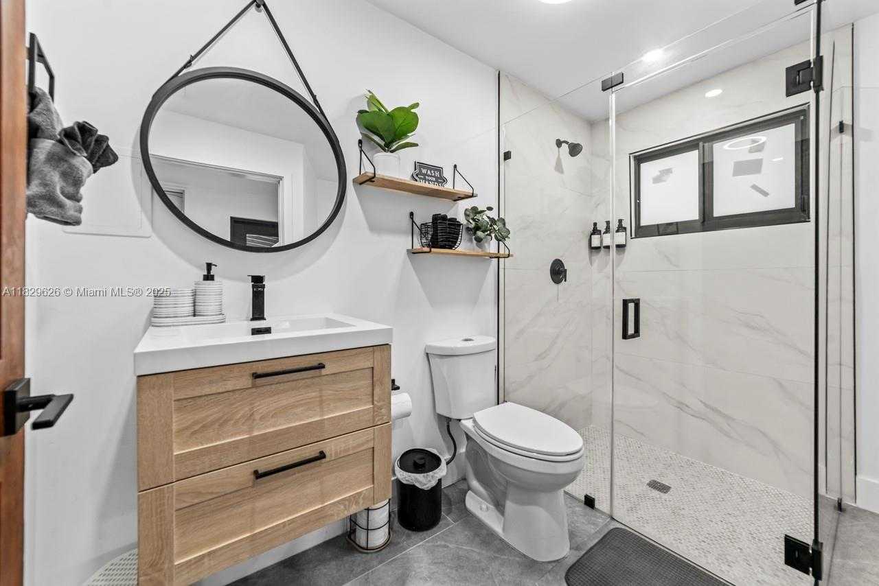 Small Image of 14875 SOUTH WEST 212TH ST, Miami Number 39