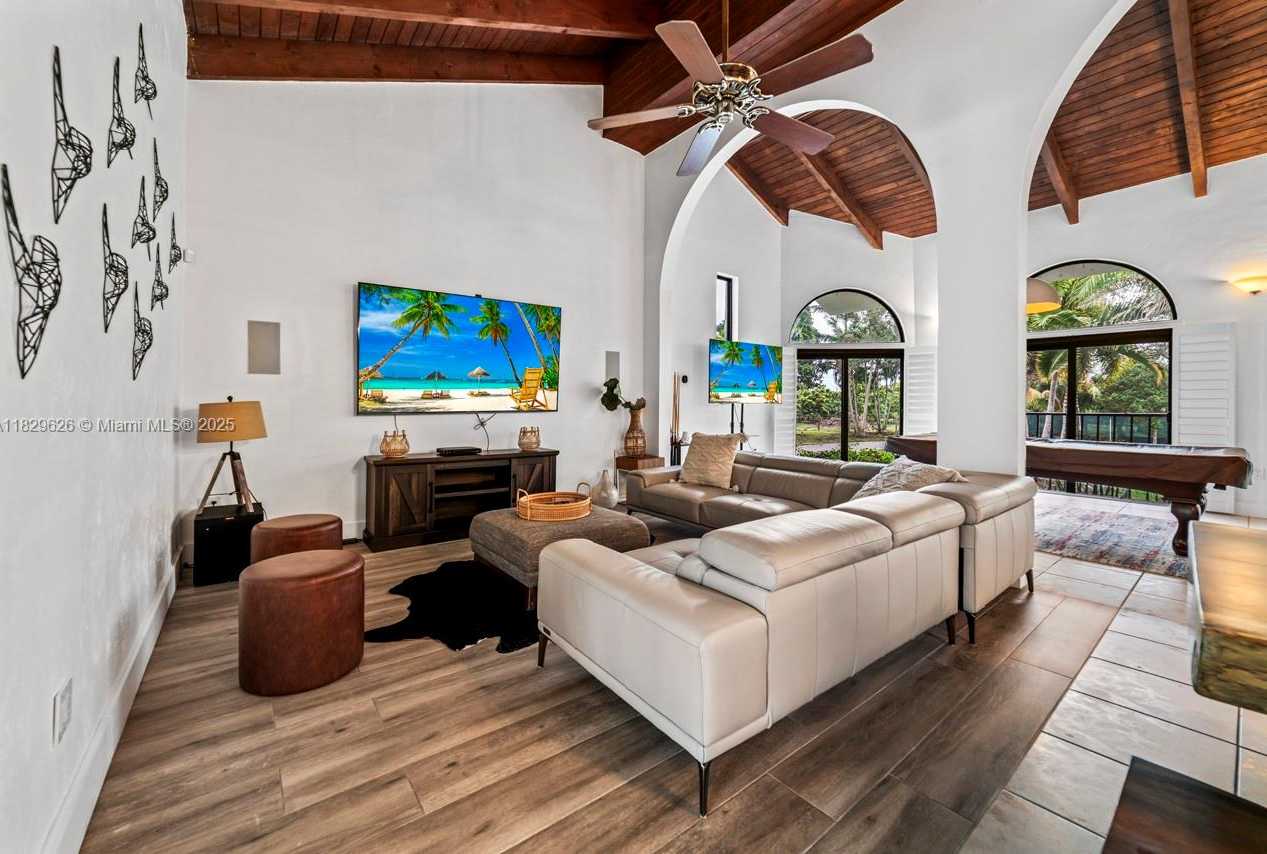 Small Image of 14875 SOUTH WEST 212TH ST, Miami Number 41