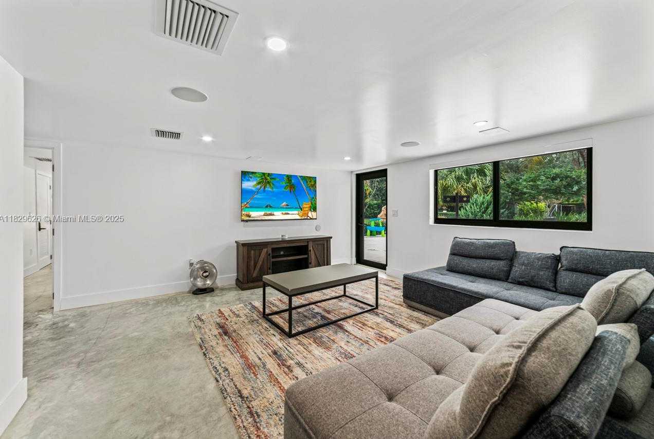 Small Image of 14875 SOUTH WEST 212TH ST, Miami Number 45