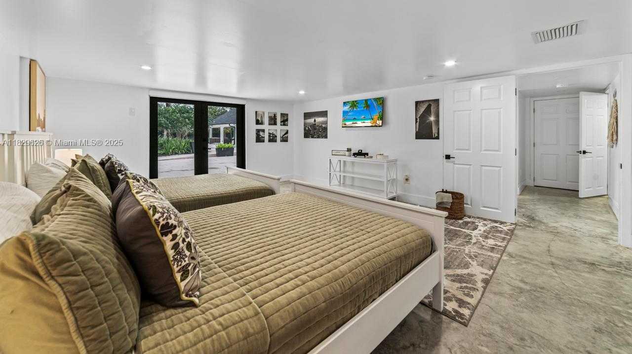 Small Image of 14875 SOUTH WEST 212TH ST, Miami Number 48