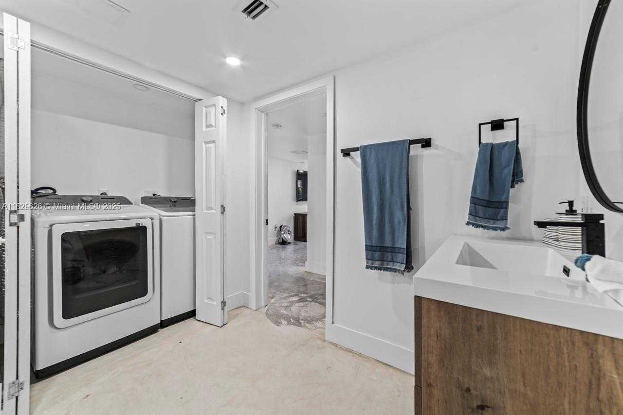 Small Image of 14875 SOUTH WEST 212TH ST, Miami Number 53