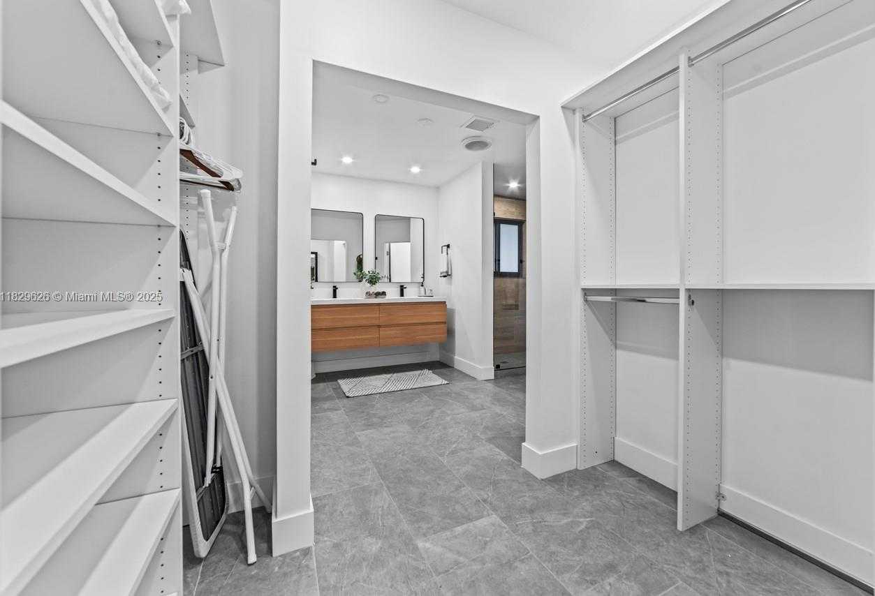 Small Image of 14875 SOUTH WEST 212TH ST, Miami Number 59
