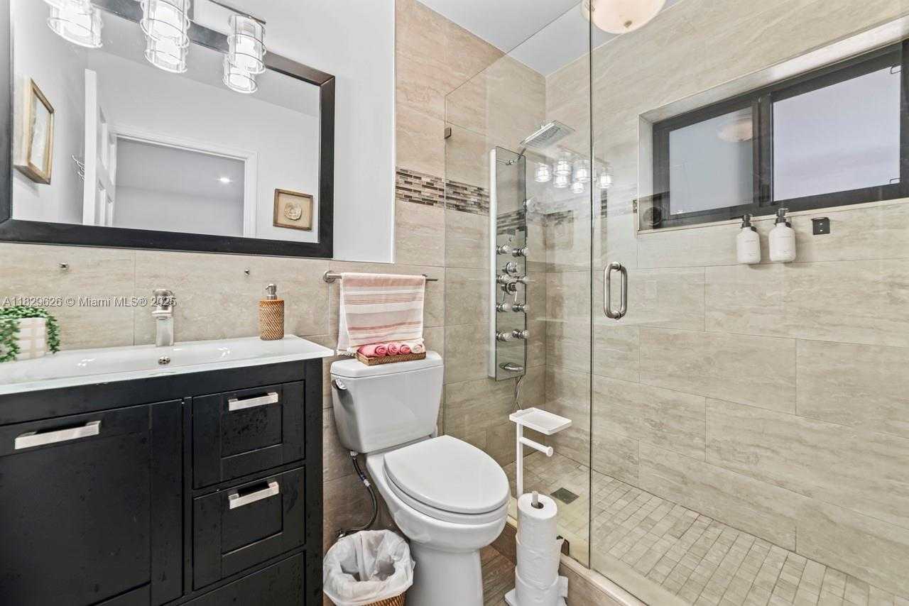 Small Image of 14875 SOUTH WEST 212TH ST, Miami Number 60
