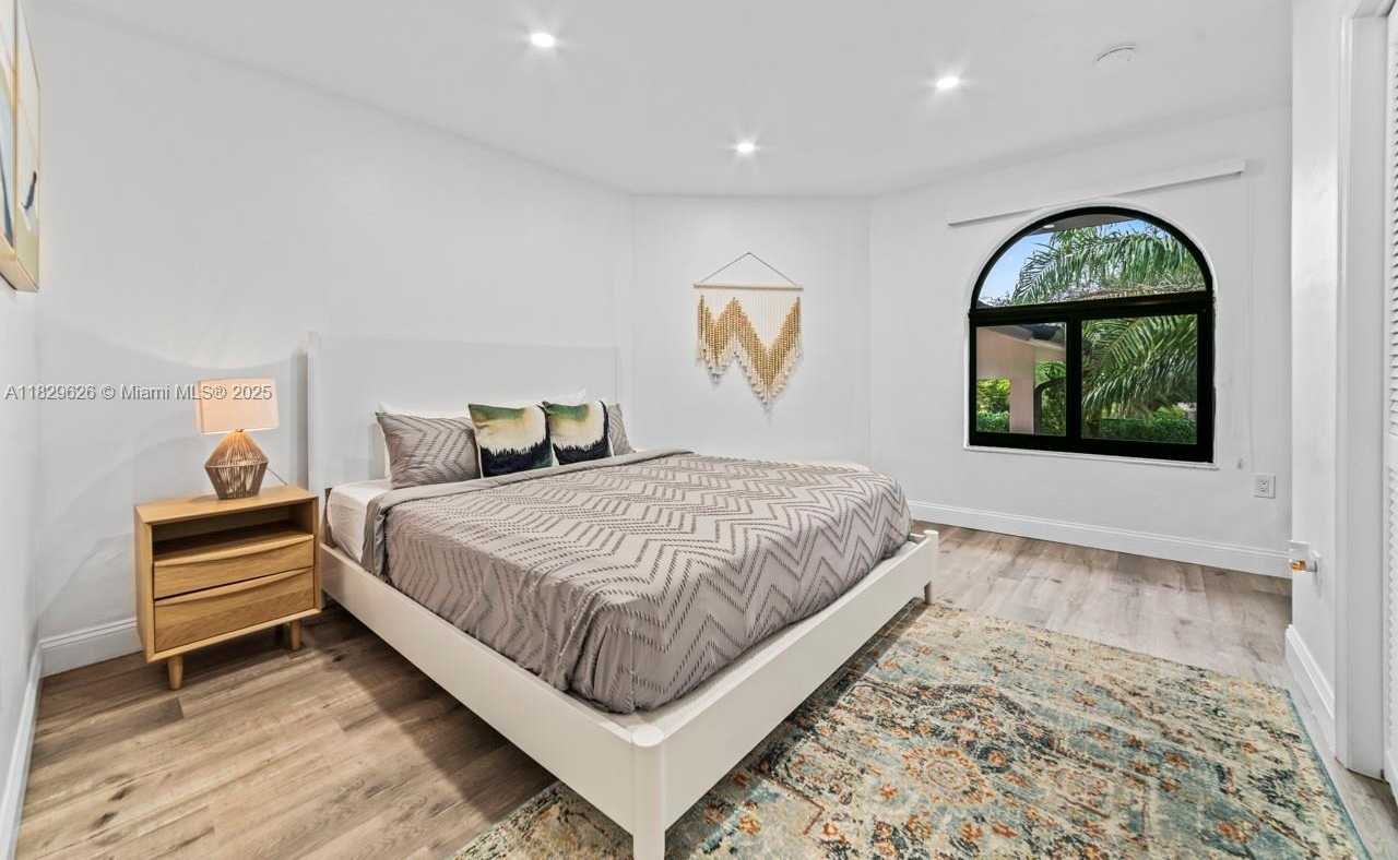 Small Image of 14875 SOUTH WEST 212TH ST, Miami Number 61