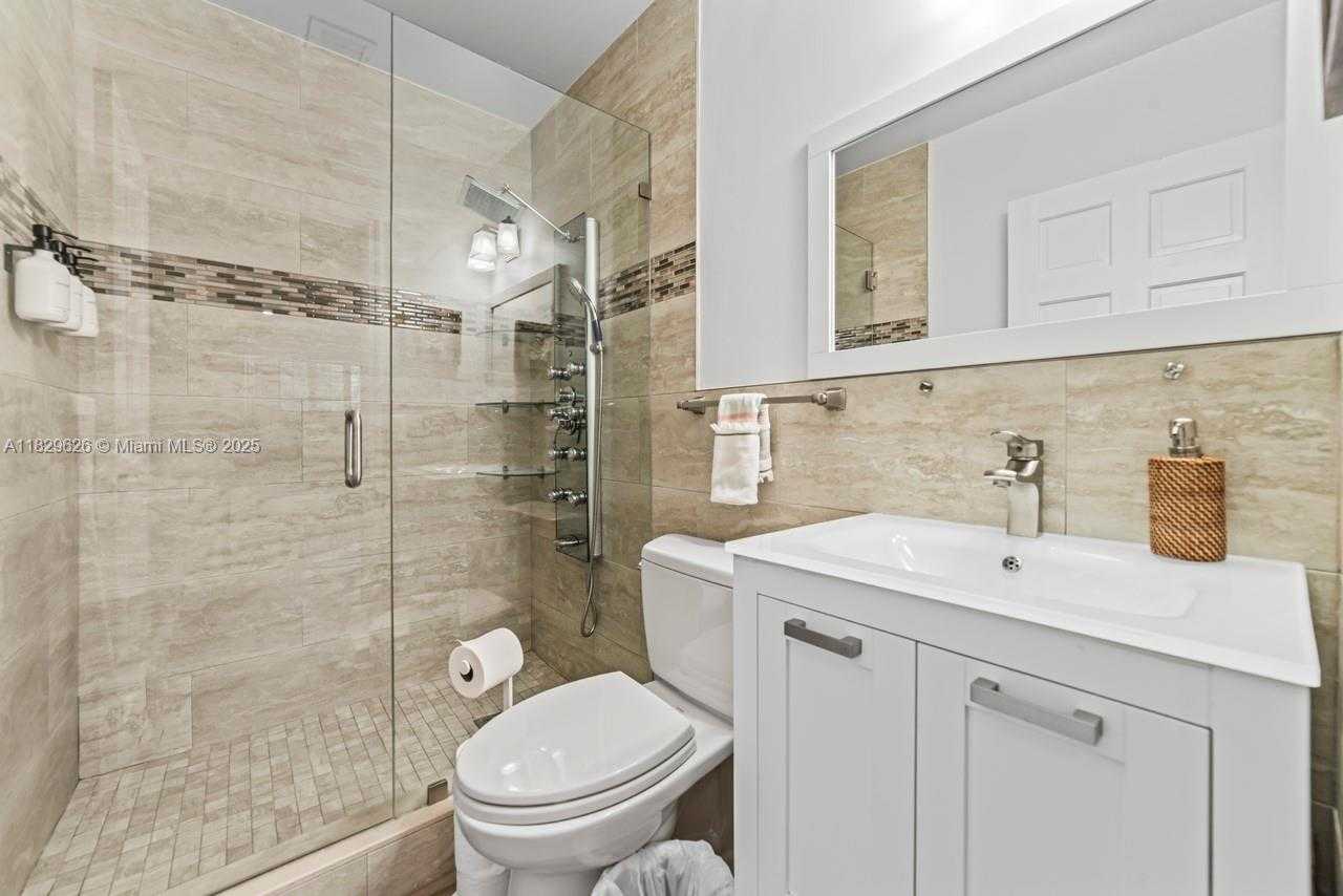 Small Image of 14875 SOUTH WEST 212TH ST, Miami Number 63