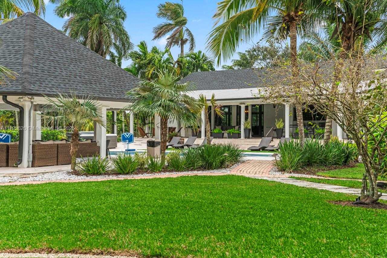 Small Image of 14875 SOUTH WEST 212TH ST, Miami Number 7