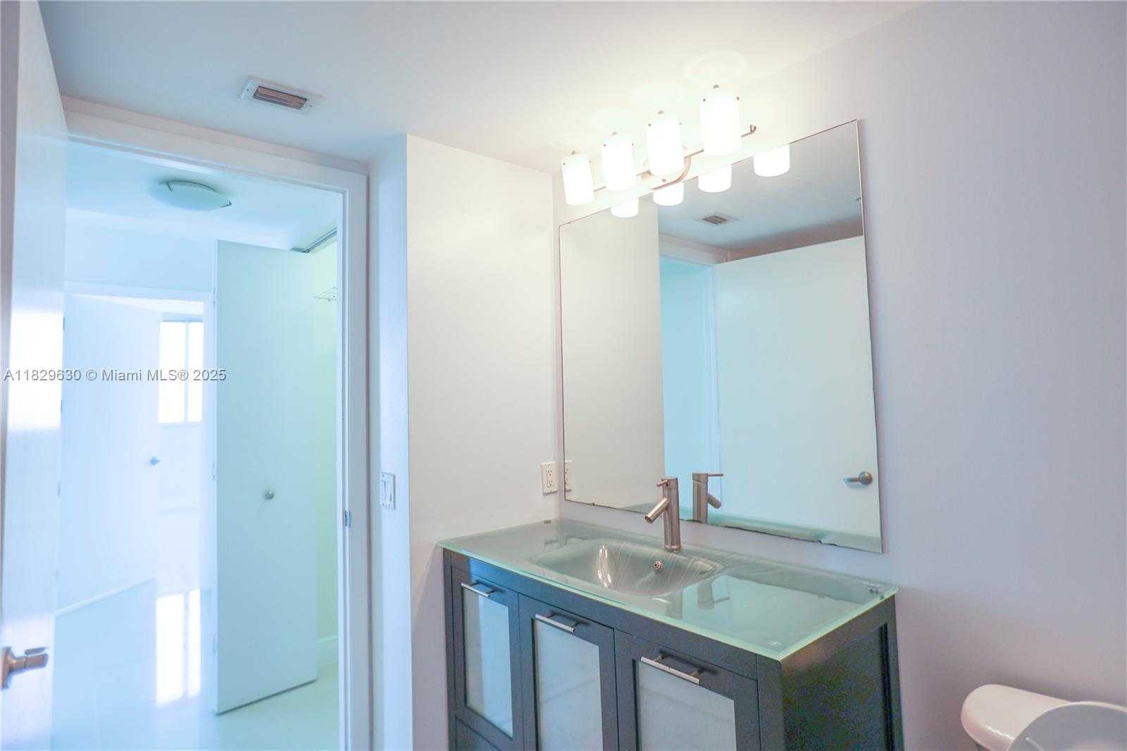 Small Image of 1861 NORTH WEST S RIVER DR #2209, Miami Number 24