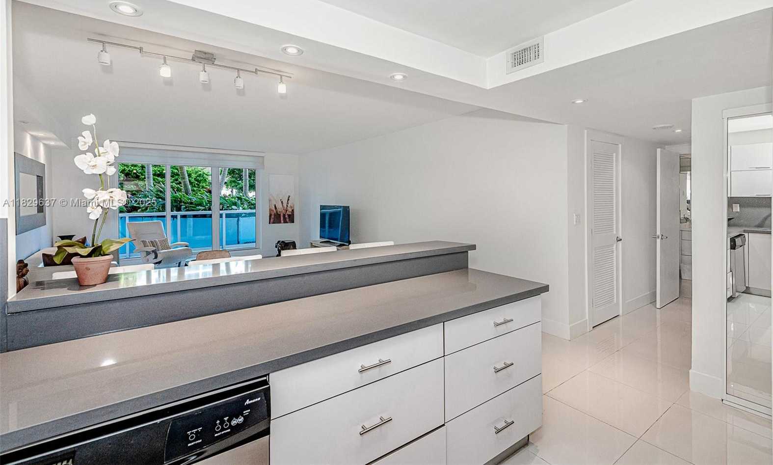 Small Image of 2301 COLLINS AVE #316, Miami Beach Number 11