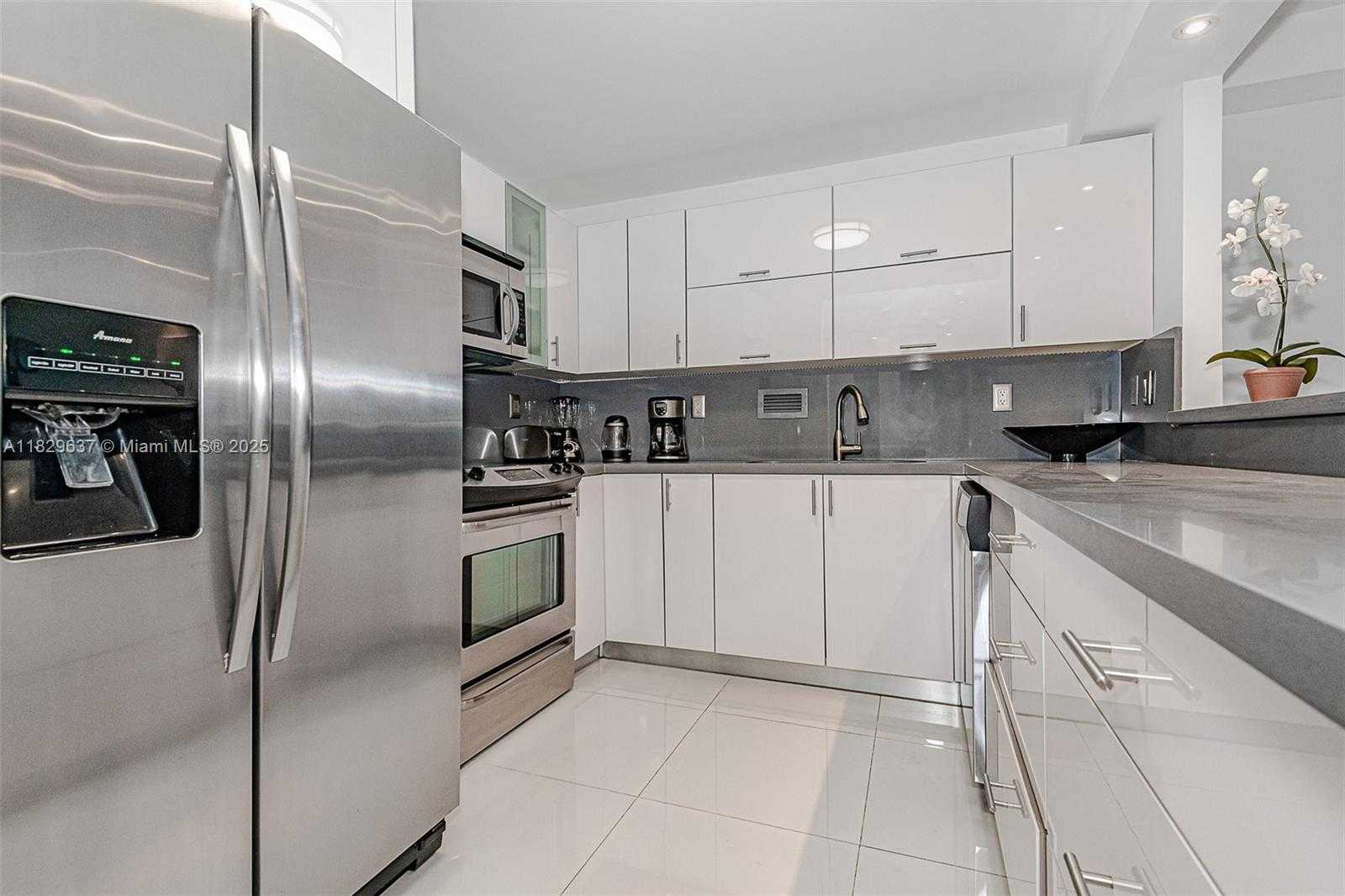 Small Image of 2301 COLLINS AVE #316, Miami Beach Number 12