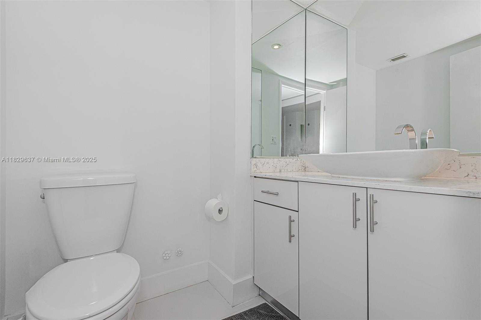 Small Image of 2301 COLLINS AVE #316, Miami Beach Number 14