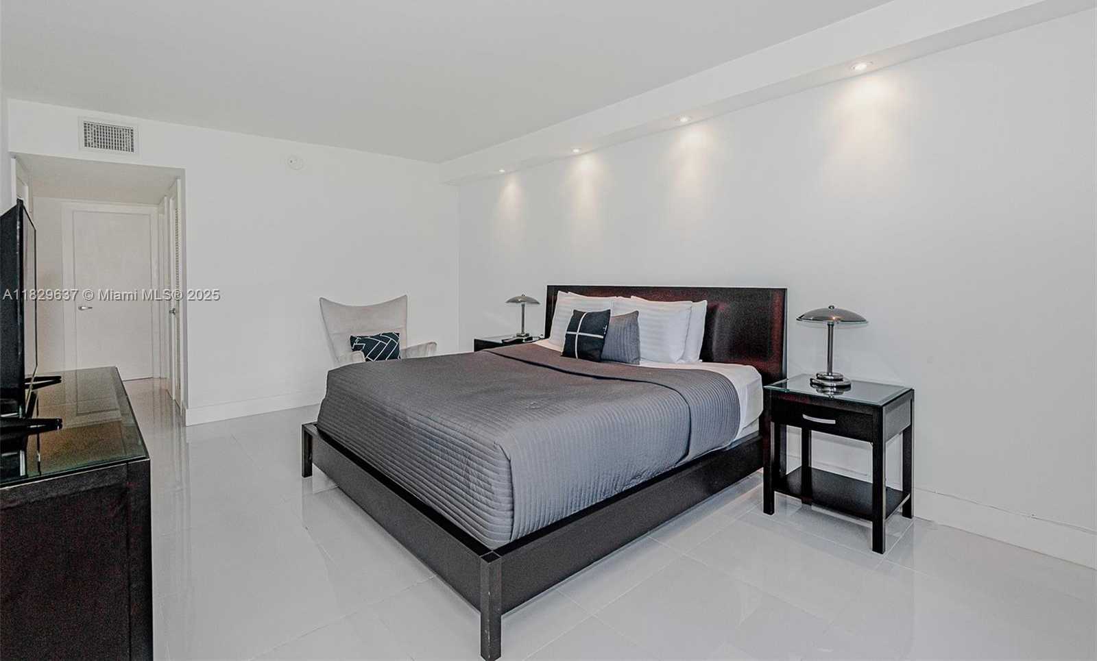 Small Image of 2301 COLLINS AVE #316, Miami Beach Number 17
