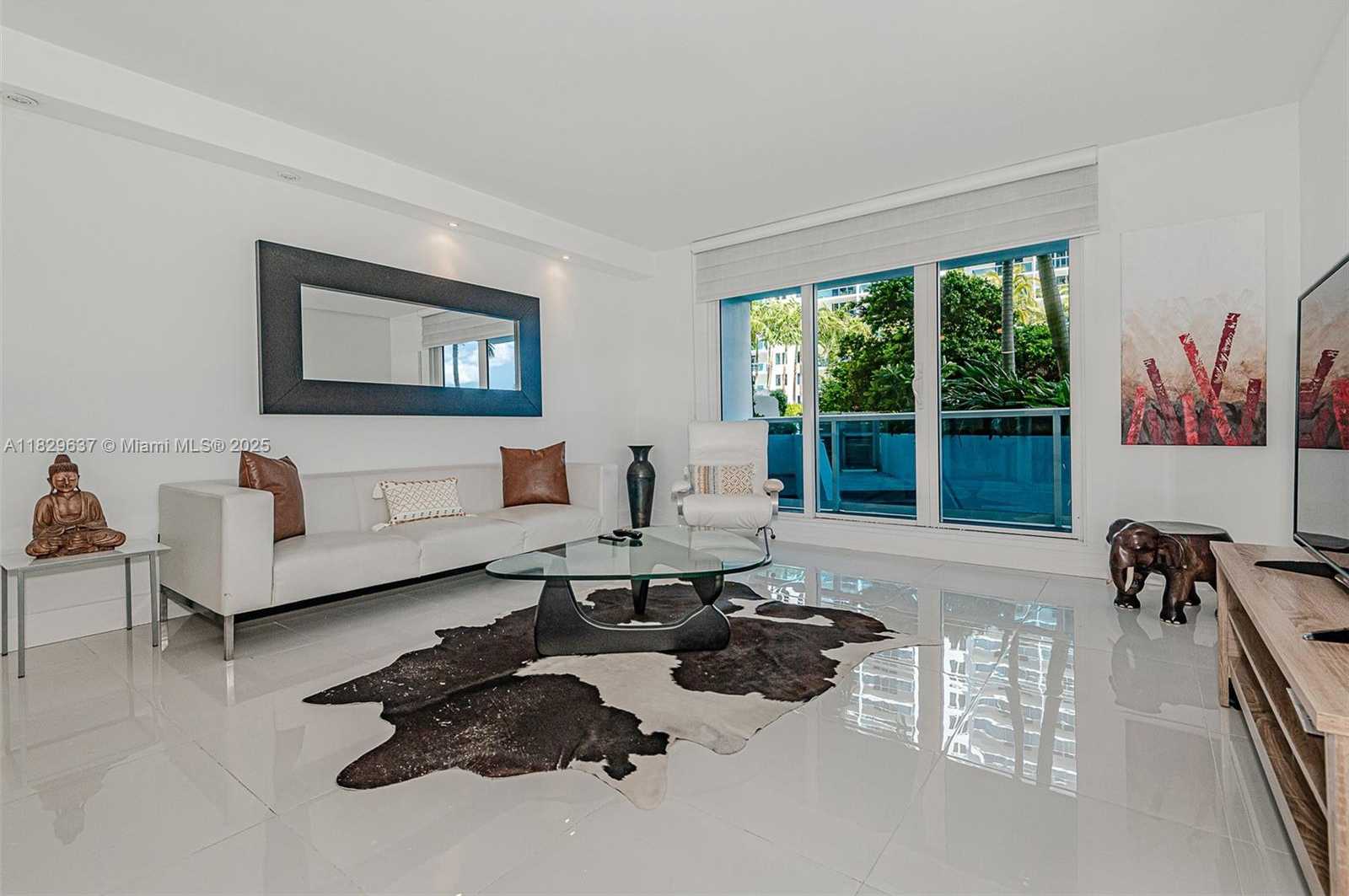 Small Image of 2301 COLLINS AVE #316, Miami Beach Number 3