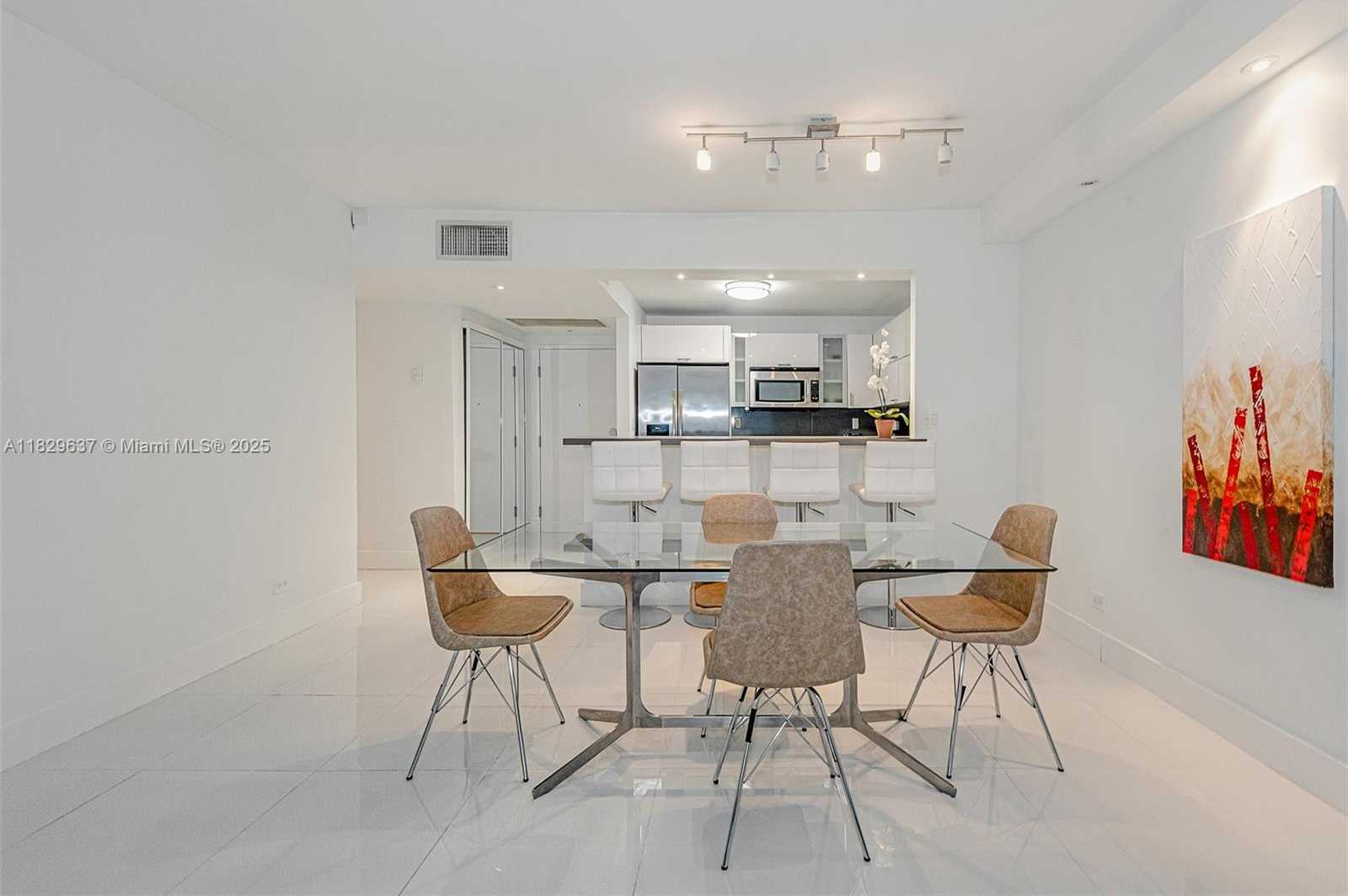 Small Image of 2301 COLLINS AVE #316, Miami Beach Number 6