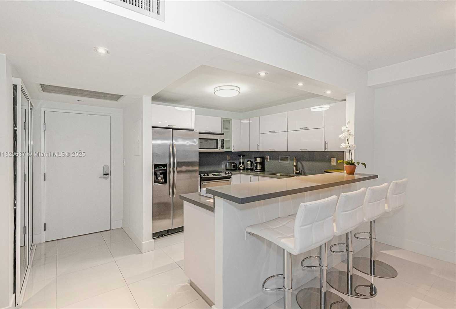 Small Image of 2301 COLLINS AVE #316, Miami Beach Number 8