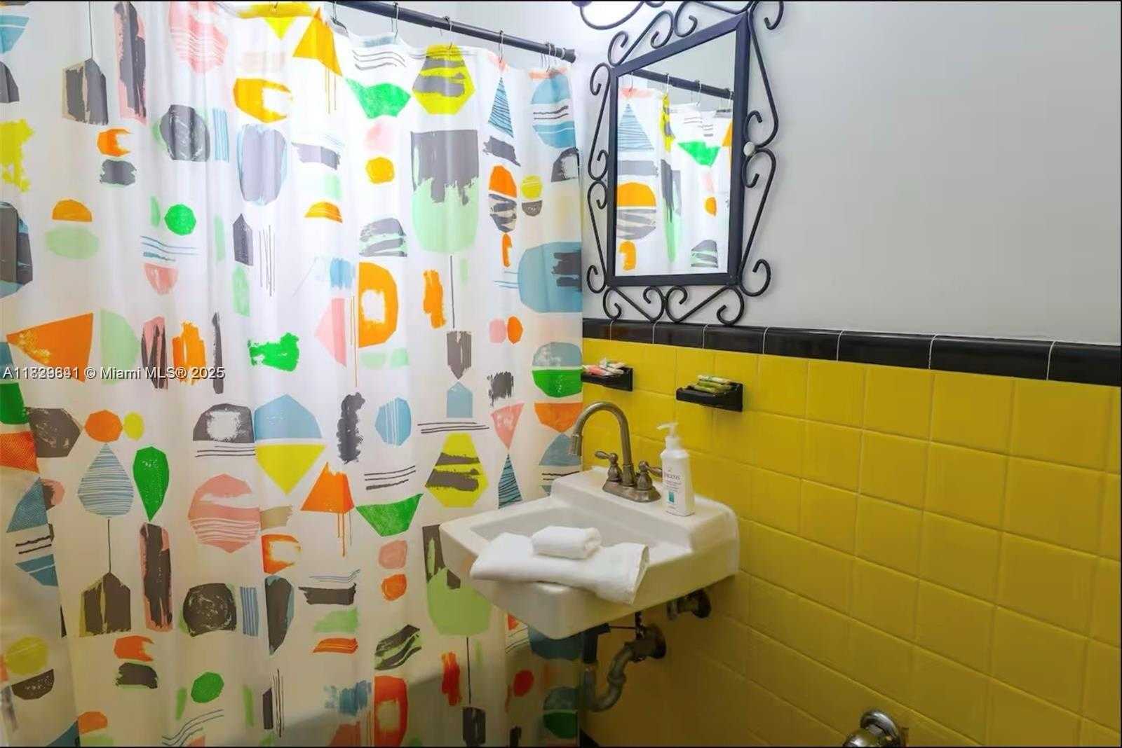Small Image of 3710 COLLINS AVE #N-206, Miami Beach Number 3