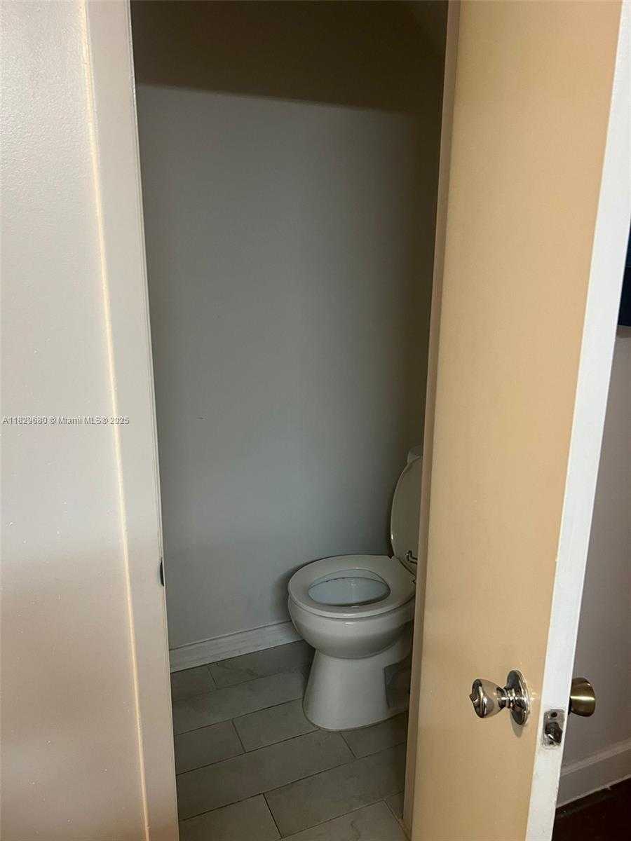 Small Image of 10010 Hammocks Blvd, Miami, FL 33196, USA Number 13