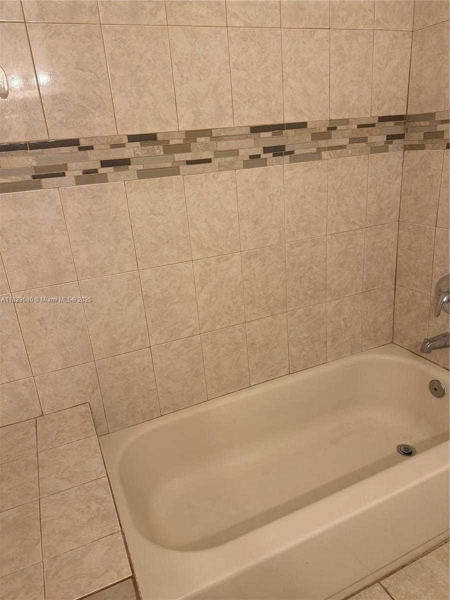 Small Image of 10010 Hammocks Blvd, Miami, FL 33196, USA Number 20
