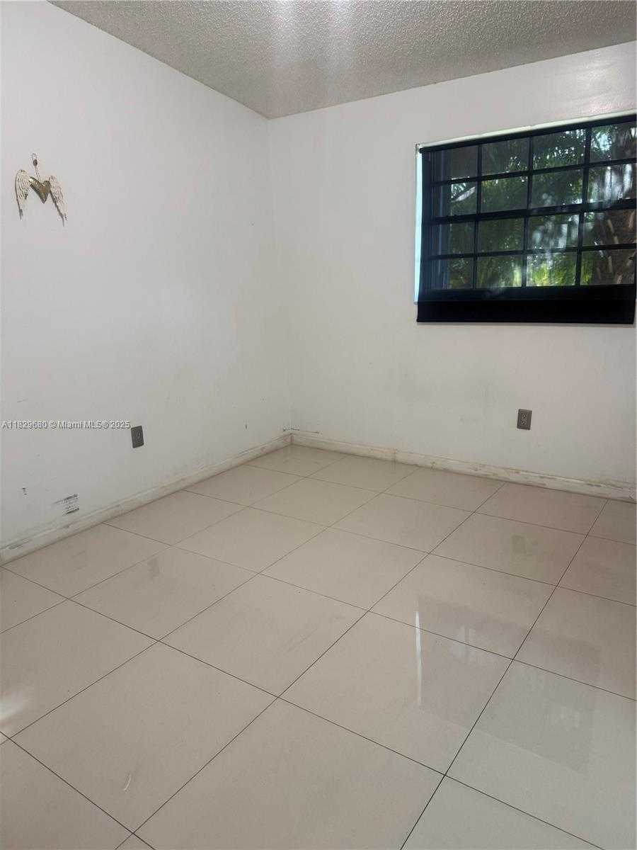 Small Image of 10010 Hammocks Blvd, Miami, FL 33196, USA Number 21
