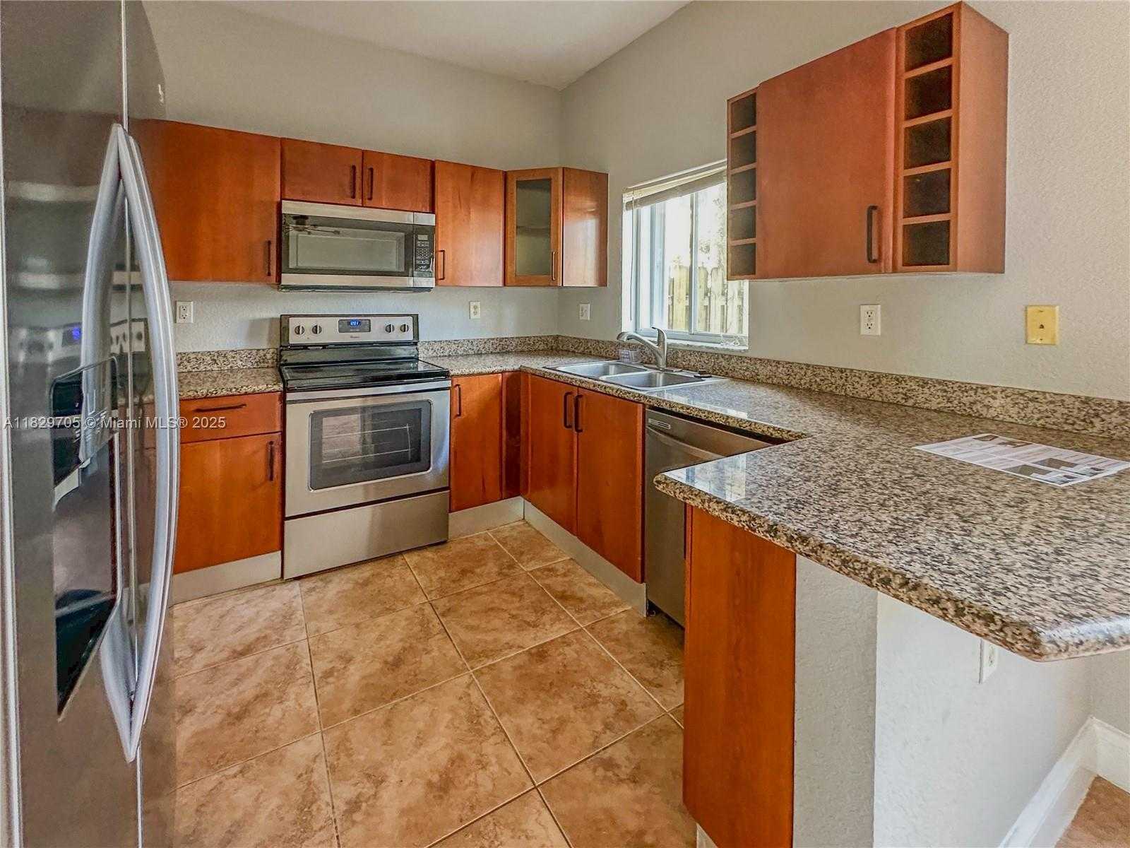 Small Image of 17866 NORTH WEST 74TH CT #17866, Hialeah Number 12