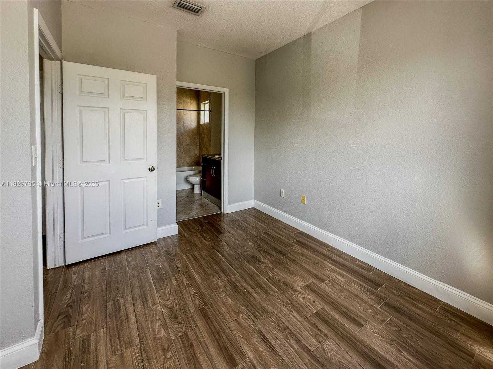 Small Image of 17866 NORTH WEST 74TH CT #17866, Hialeah Number 14