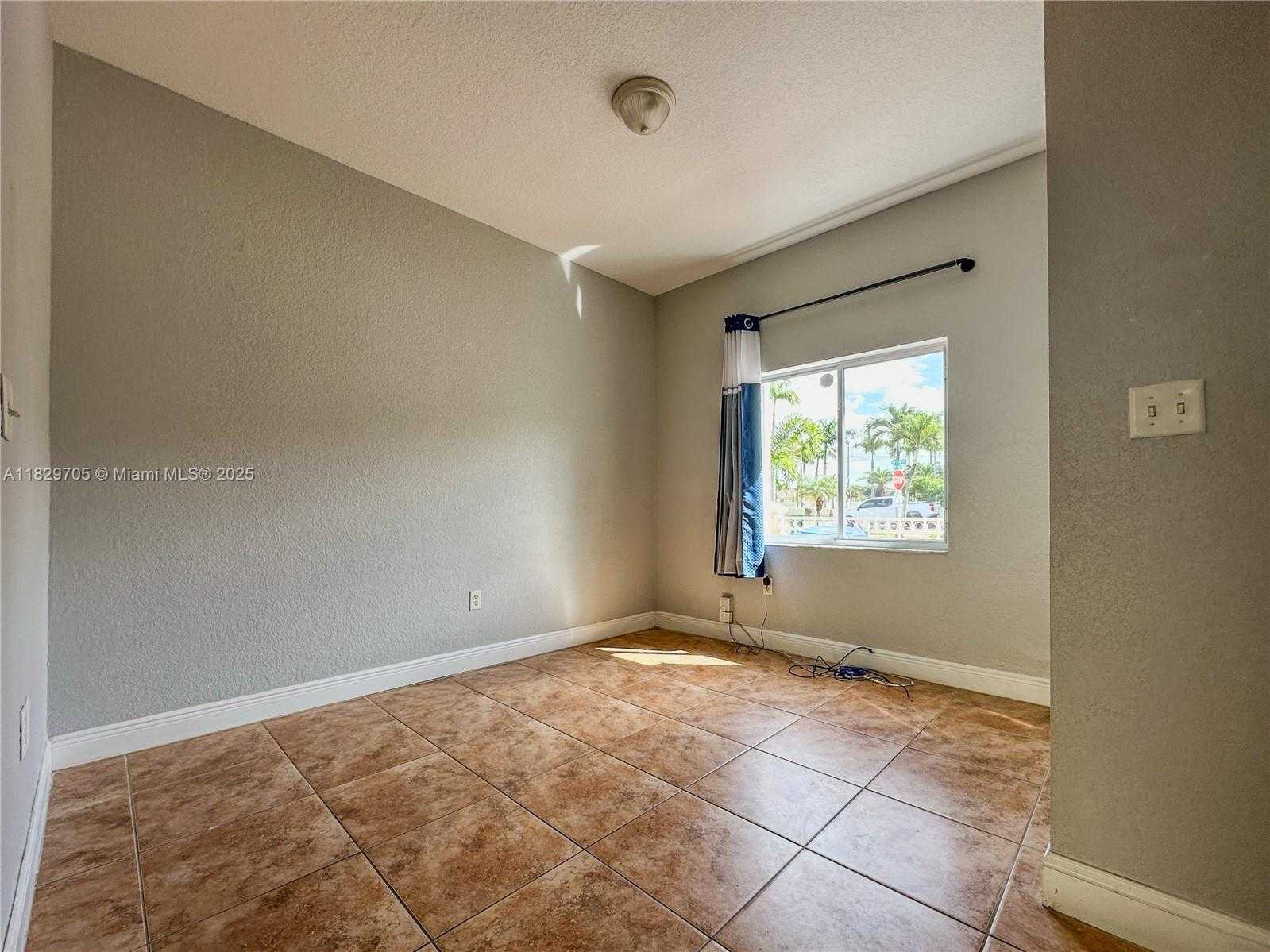 Small Image of 17866 NORTH WEST 74TH CT #17866, Hialeah Number 3