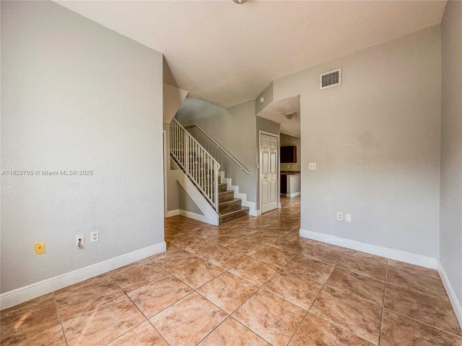 Small Image of 17866 NORTH WEST 74TH CT #17866, Hialeah Number 4