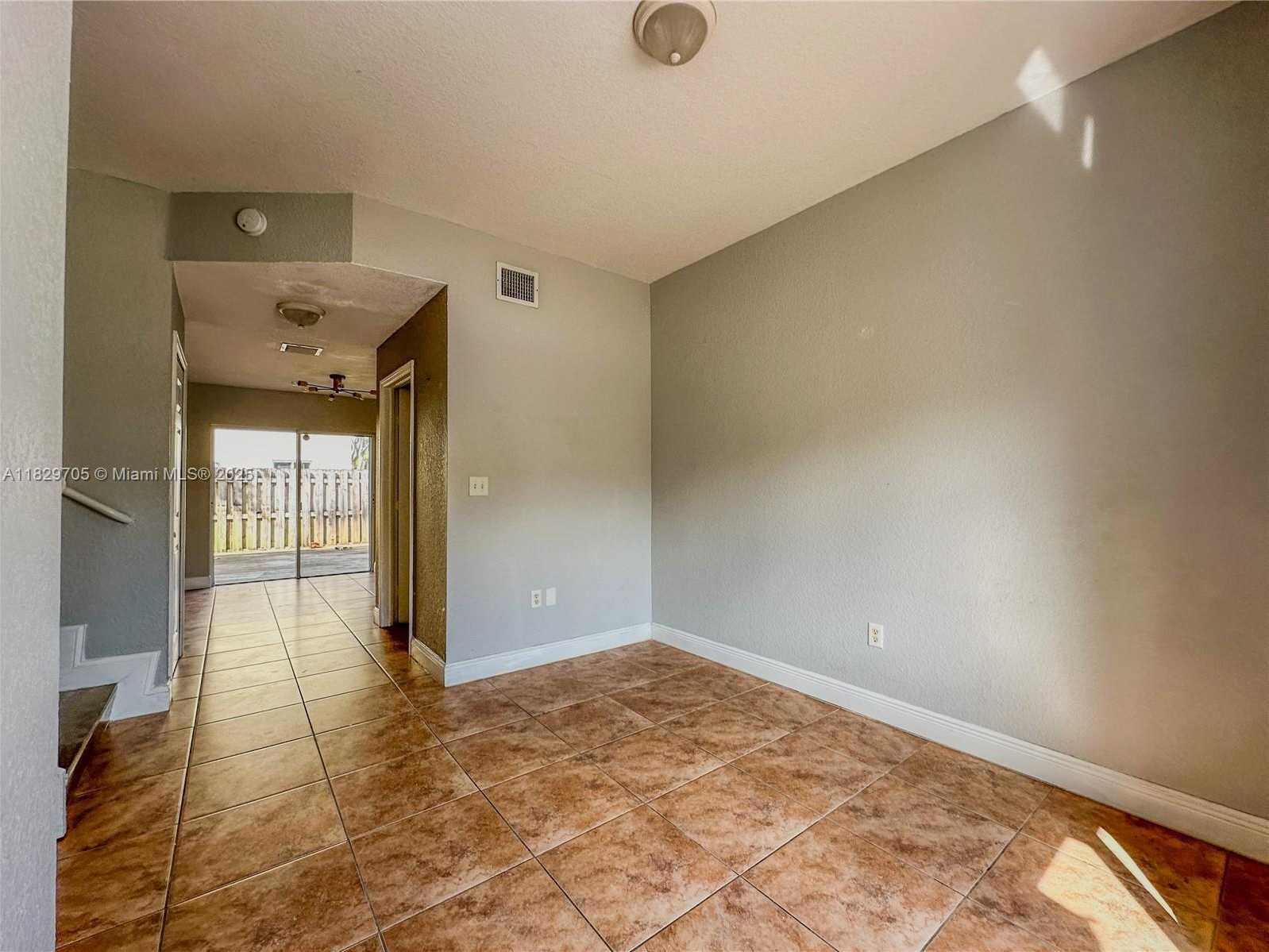 Small Image of 17866 NORTH WEST 74TH CT #17866, Hialeah Number 5