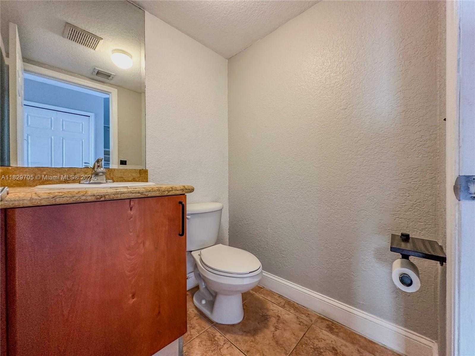 Small Image of 17866 NORTH WEST 74TH CT #17866, Hialeah Number 6