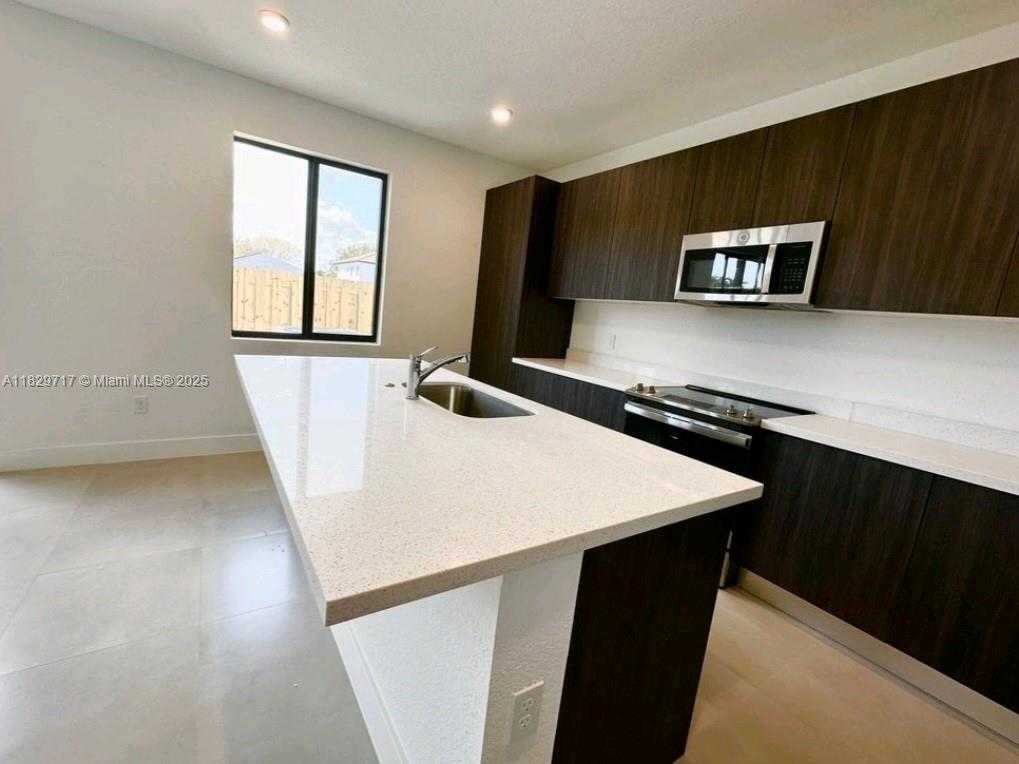 Small Image of 15728 SOUTH WEST 136 WAY #15728, Miami Number 5