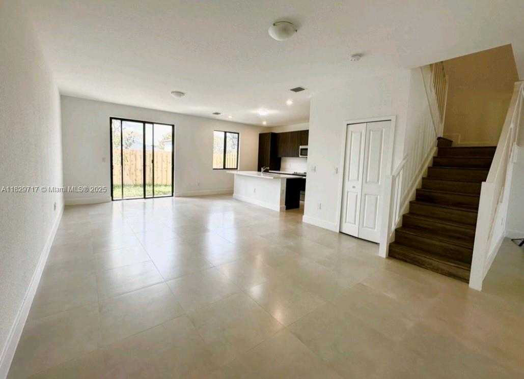 Small Image of 15728 SOUTH WEST 136 WAY #15728, Miami Number 6