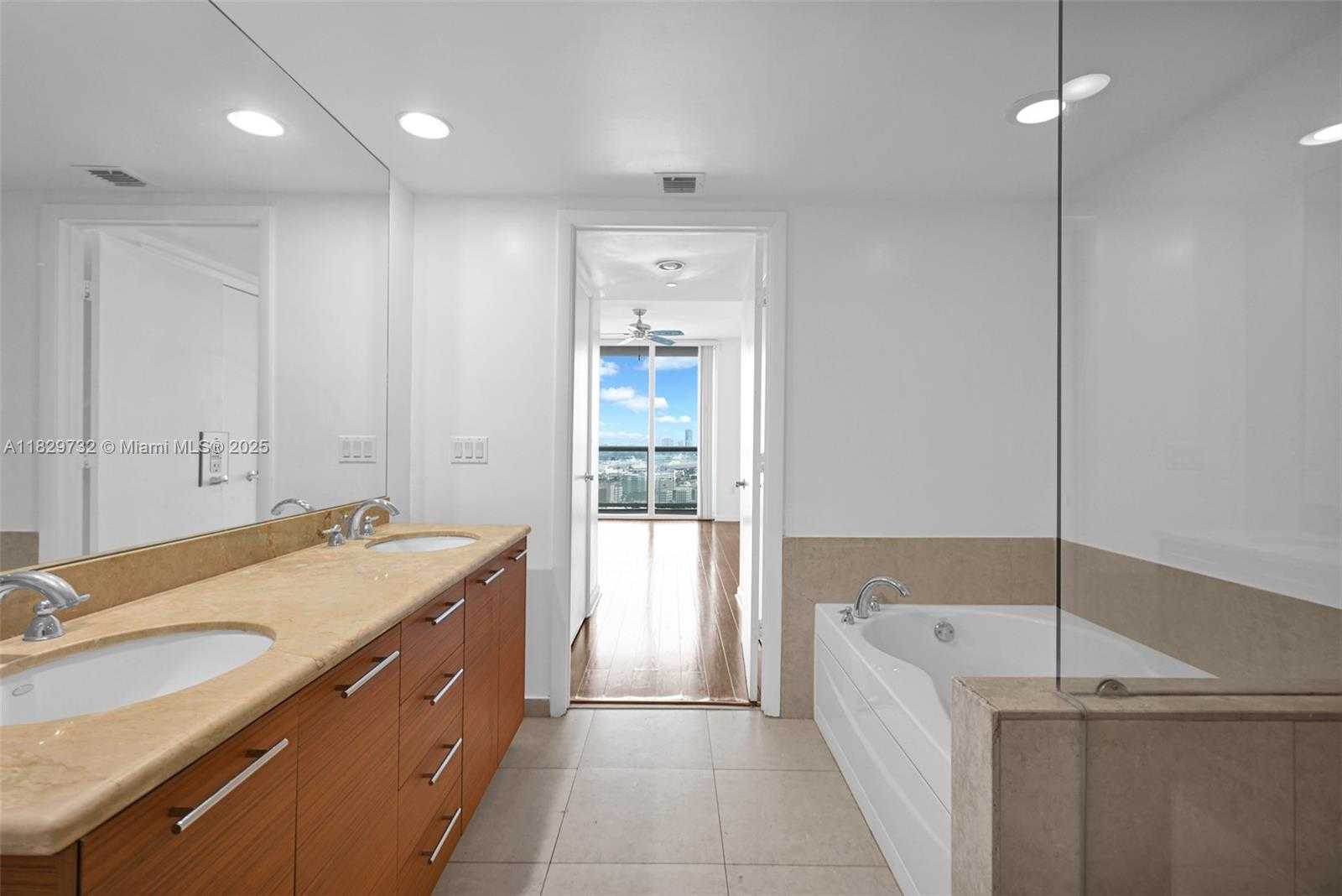 Small Image of 50 BISCAYNE BLVD #5104, Miami Number 17