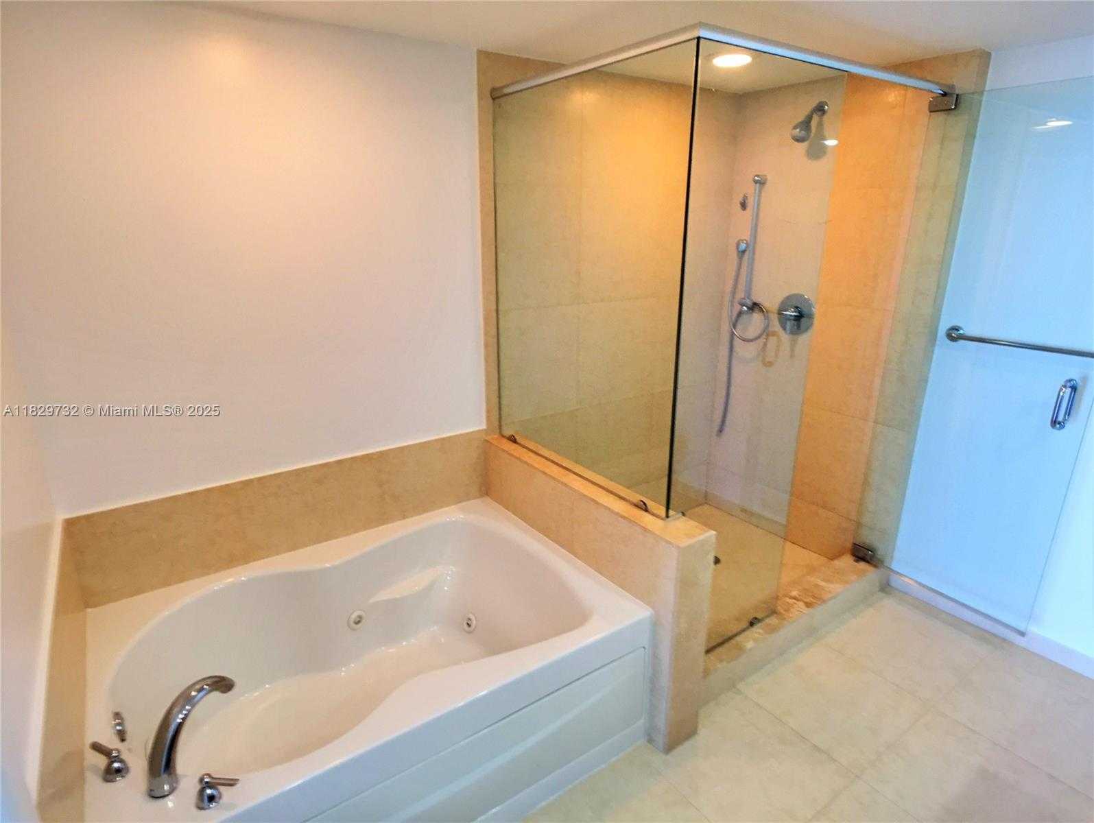 Small Image of 50 BISCAYNE BLVD #5104, Miami Number 23