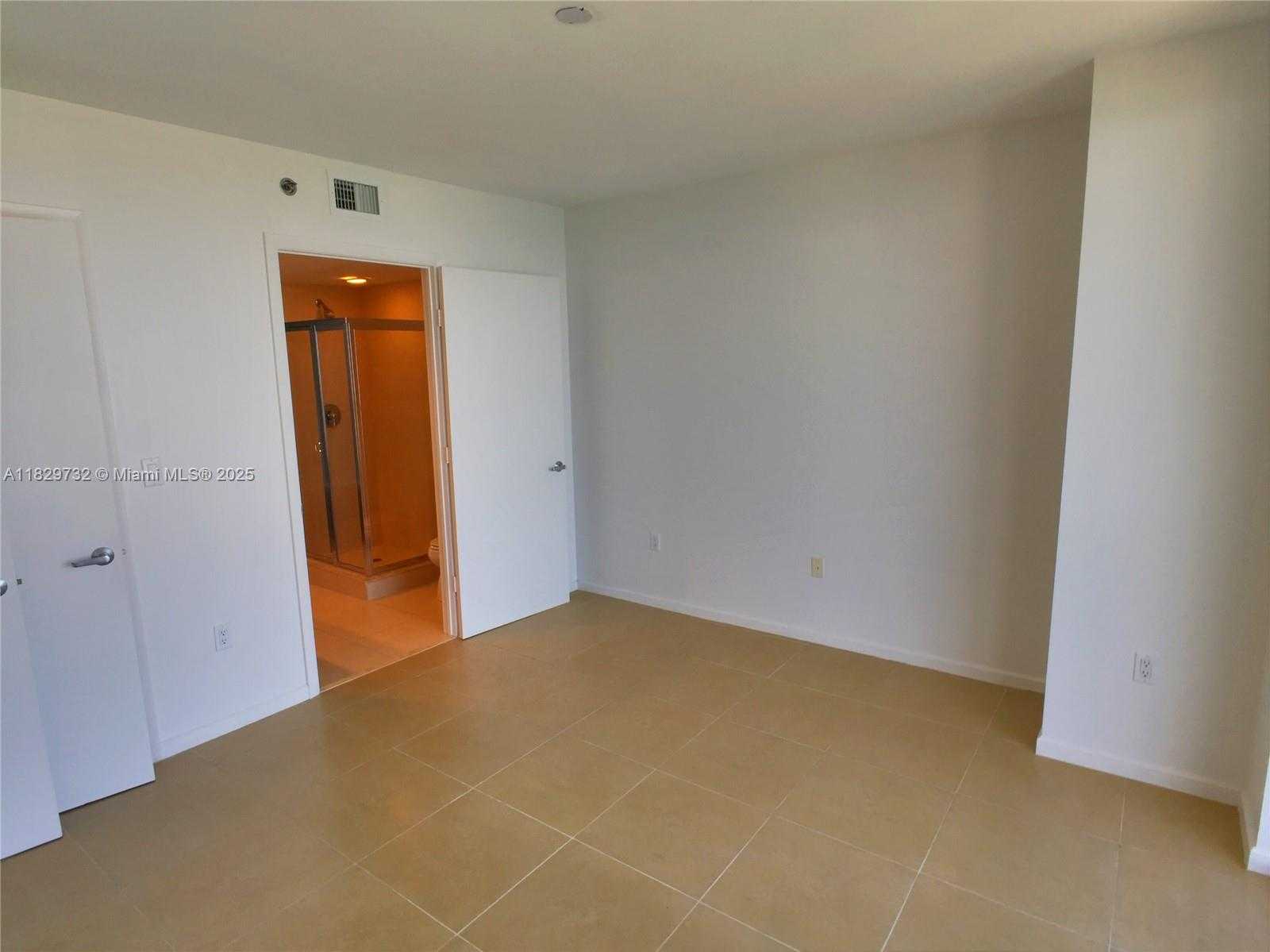 Small Image of 50 BISCAYNE BLVD #5104, Miami Number 25