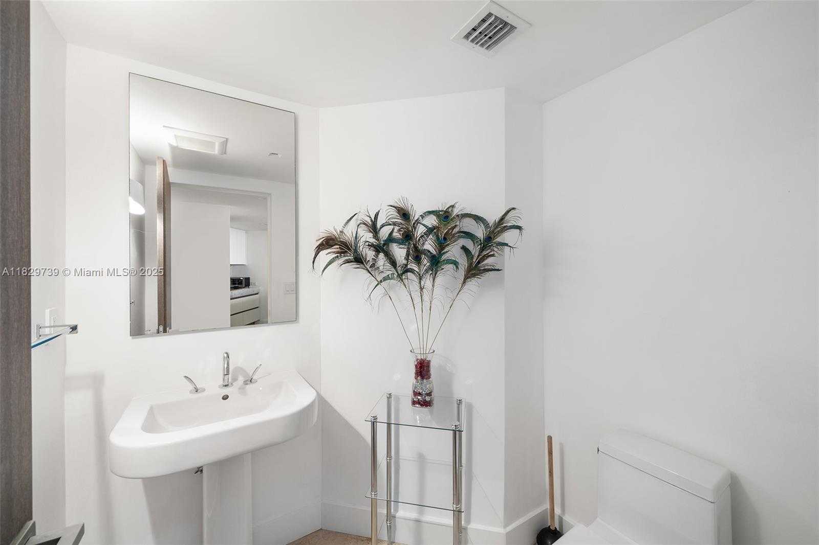 Small Image of 400 ALTON RD #2208, Miami Beach Number 6
