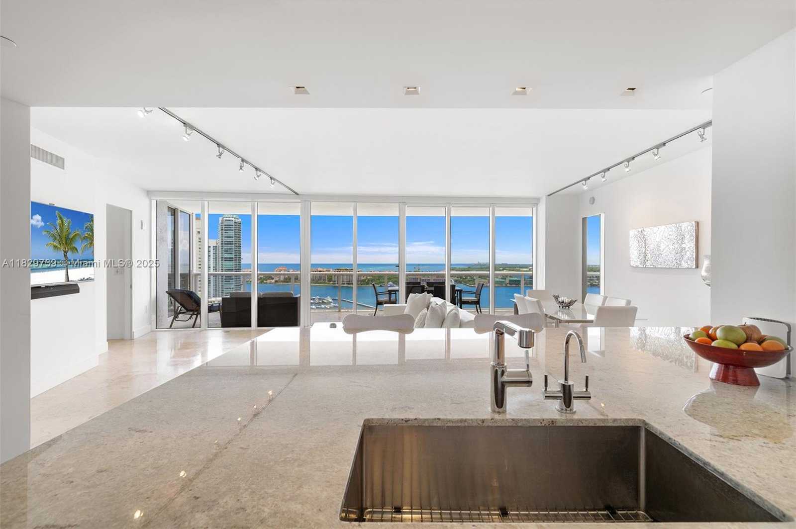 Small Image of 400 ALTON RD #2208, Miami Beach Number 7