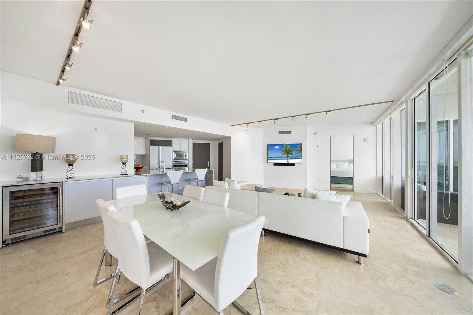 Small Image of 400 ALTON RD #2208, Miami Beach Number 8