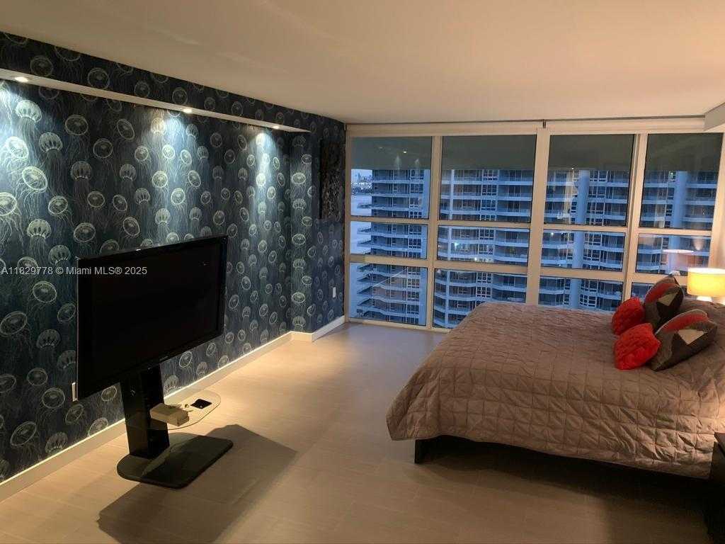 Small Image of 600 NORTH EAST 36TH ST #PH3, Miami Number 20