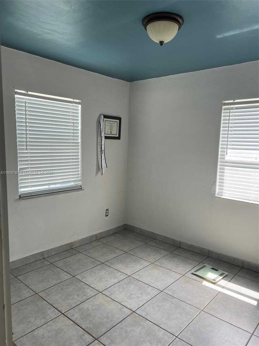 Small Image of 7595 SOUTH WEST 28TH ST RD, Miami Number 3