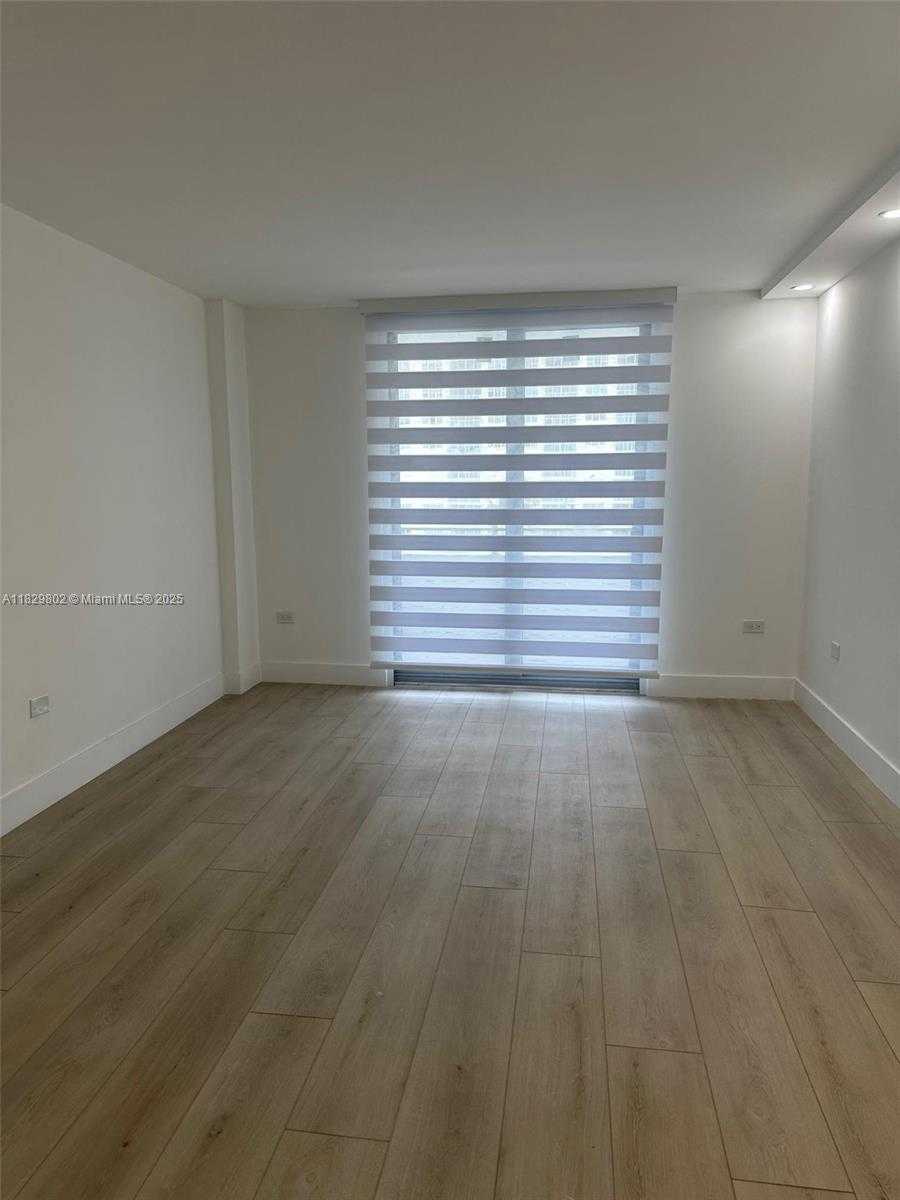 Small Image of 5555 COLLINS AVE #6Z, Miami Beach Number 13