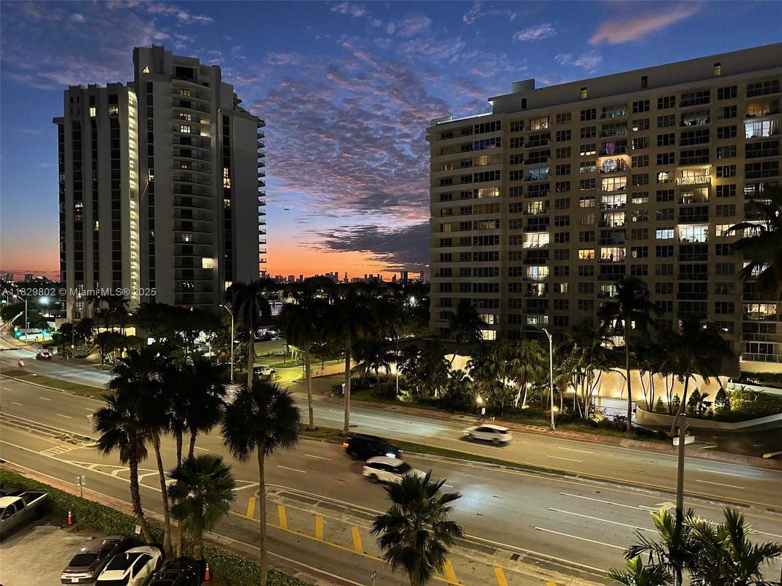 Small Image of 5555 COLLINS AVE #6Z, Miami Beach Number 23